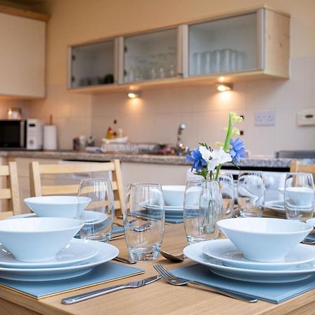 4 Bedroom Townhouse In Stirling Esterno foto