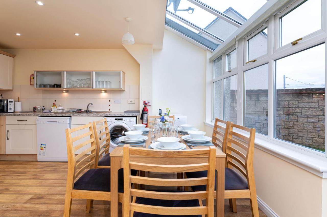 4 Bedroom Townhouse In Stirling Esterno foto