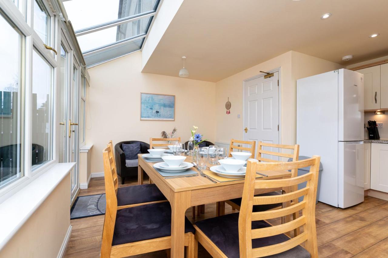 4 Bedroom Townhouse In Stirling Esterno foto