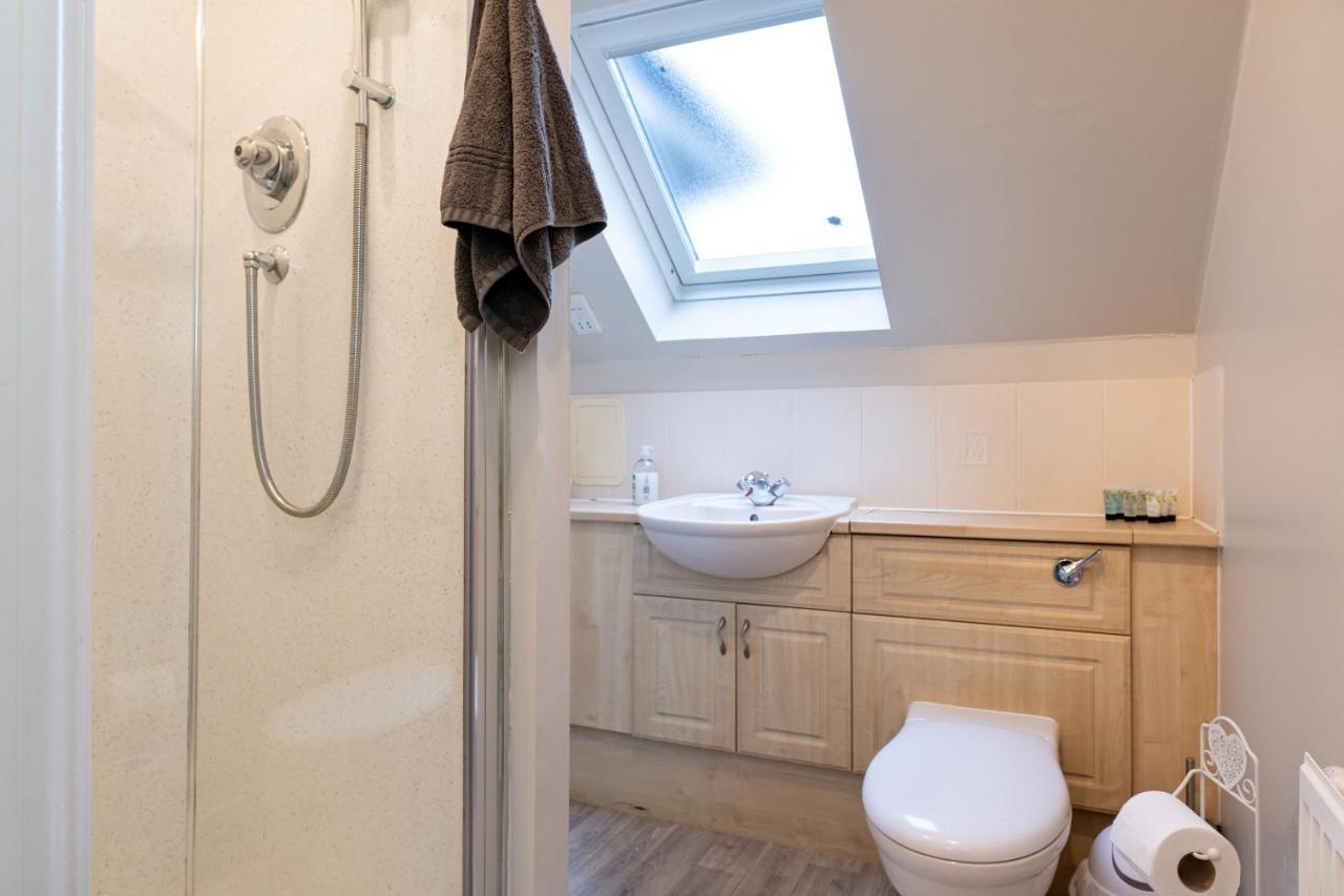 4 Bedroom Townhouse In Stirling Esterno foto