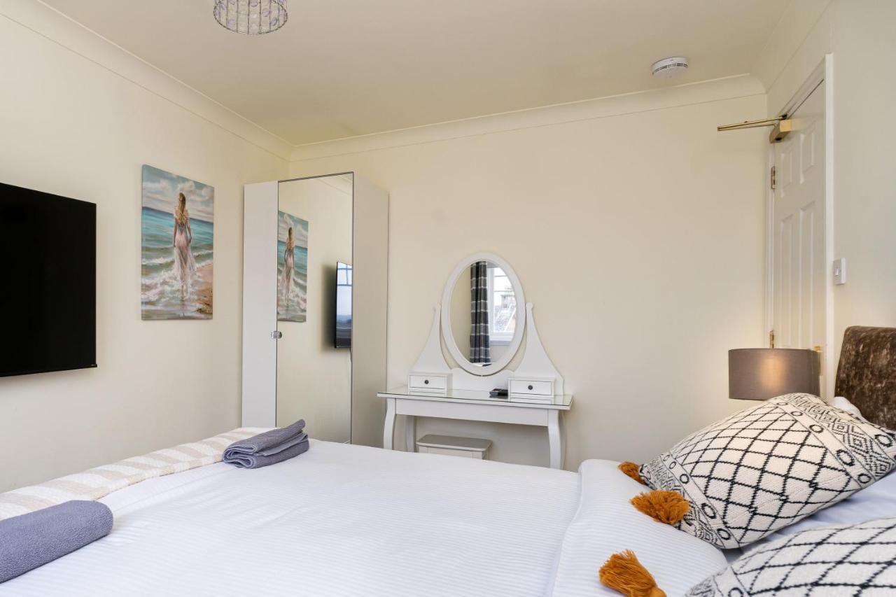 4 Bedroom Townhouse In Stirling Esterno foto