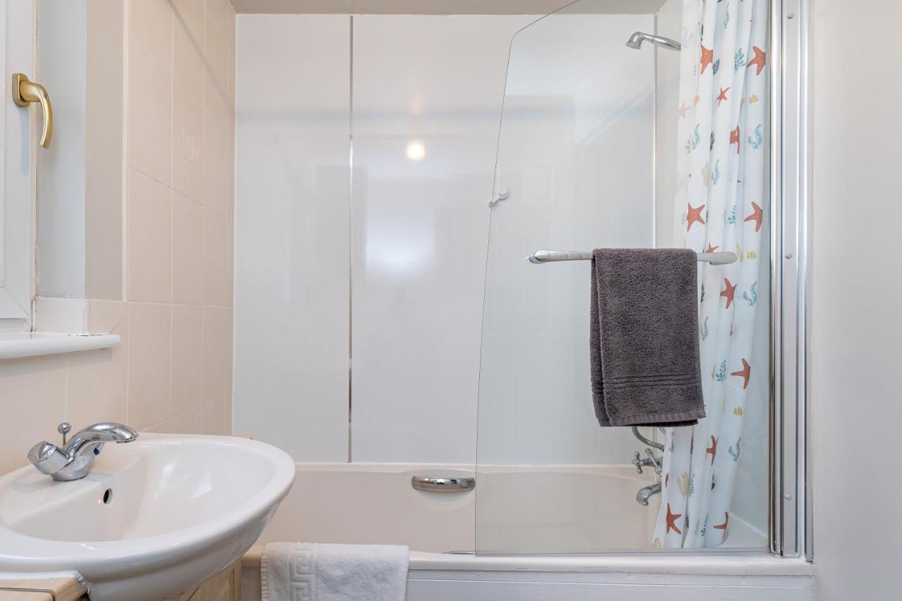 4 Bedroom Townhouse In Stirling Esterno foto