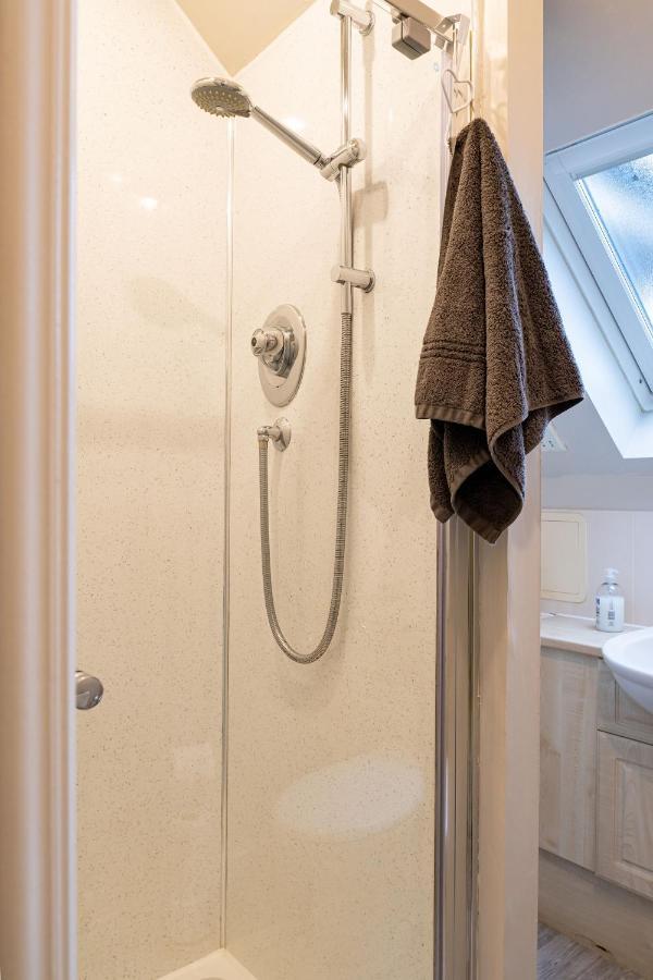 4 Bedroom Townhouse In Stirling Esterno foto