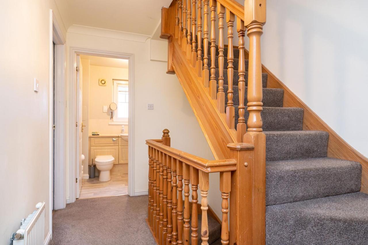 4 Bedroom Townhouse In Stirling Esterno foto