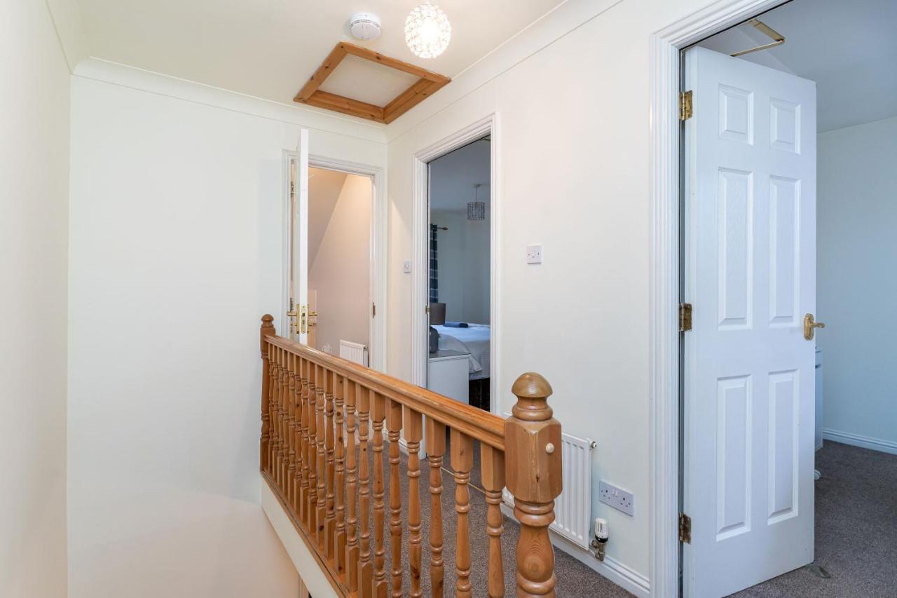 4 Bedroom Townhouse In Stirling Esterno foto
