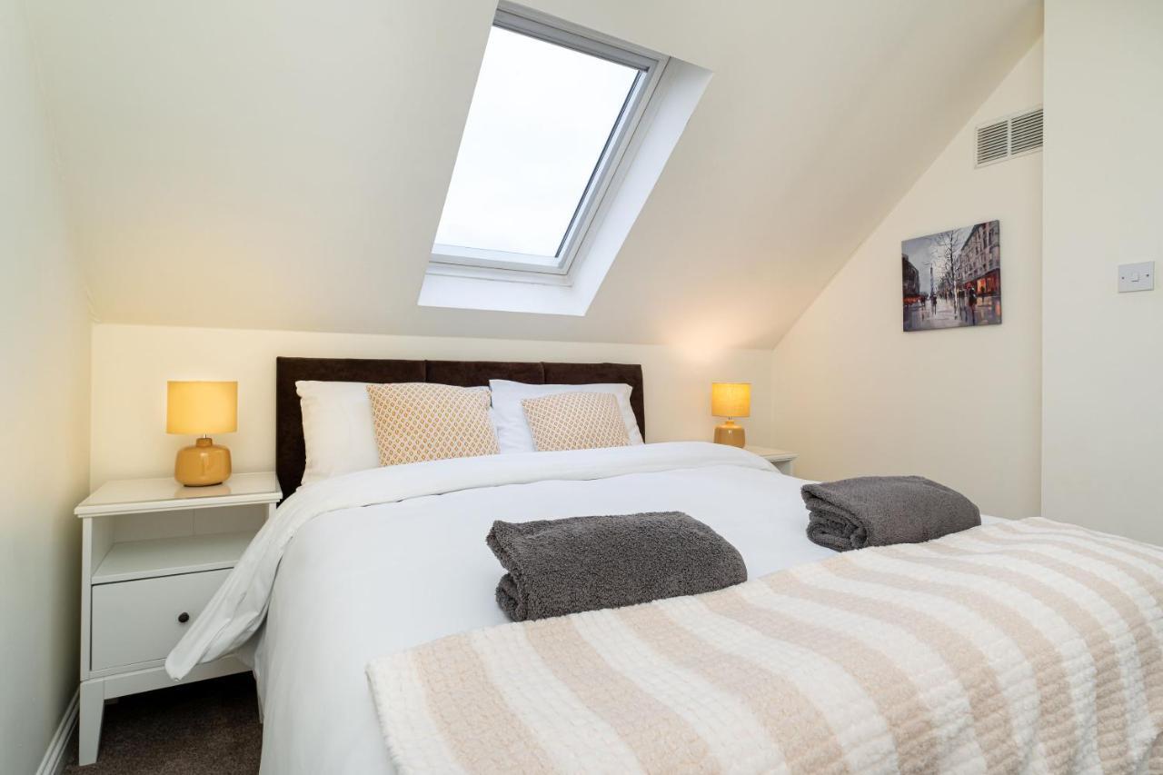 4 Bedroom Townhouse In Stirling Esterno foto