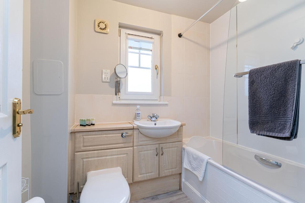 4 Bedroom Townhouse In Stirling Esterno foto